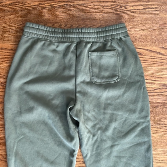 NWT Fabletics Daria Jogger Pockets Khaki Olive Green Size L Comfy Lounge Taper - Picture 10 of 10